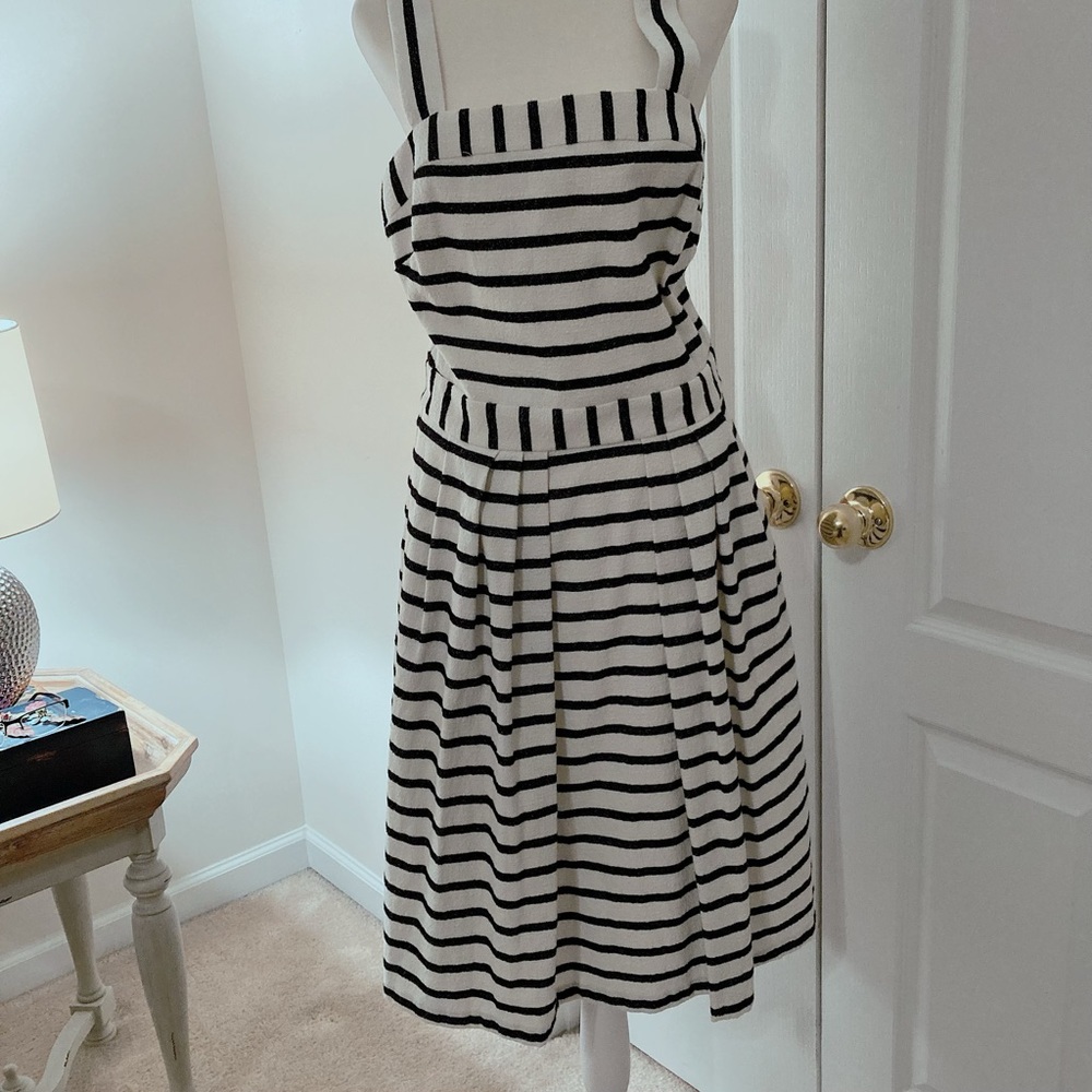 Eva Mendes. Size 8. Stripe black & white.